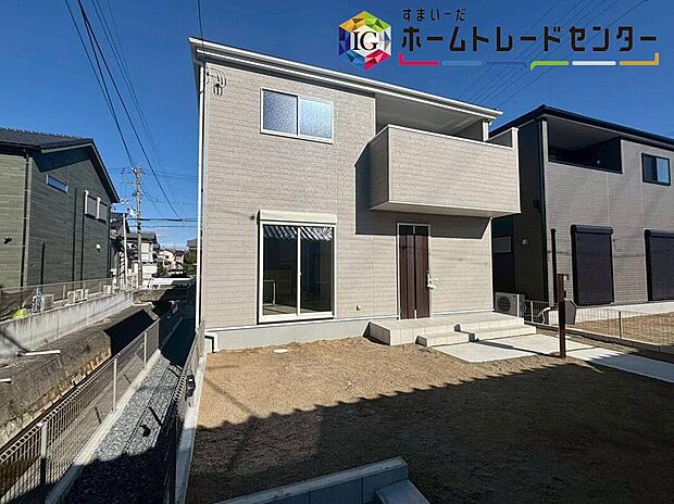 【現地外観写真】小牧市藤島町　全２棟☆（２号棟）
堂々完成しました☆
ぜひ現地にて、実際の建物・街並み・日当たり、住宅の構造や設備仕様など、いつでもお気軽にお問い合わせ下さい。