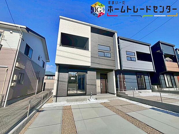 【現地外観写真】瀬戸市さつき台２丁目２期　全２棟（写真１号棟）
２０２６年２月上旬完成予定☆
ご見学可能です！
ぜひ現地にて、実際の建物・街並み・日当たり等ご確認下さい♪
お問い合わせはお気軽に☆