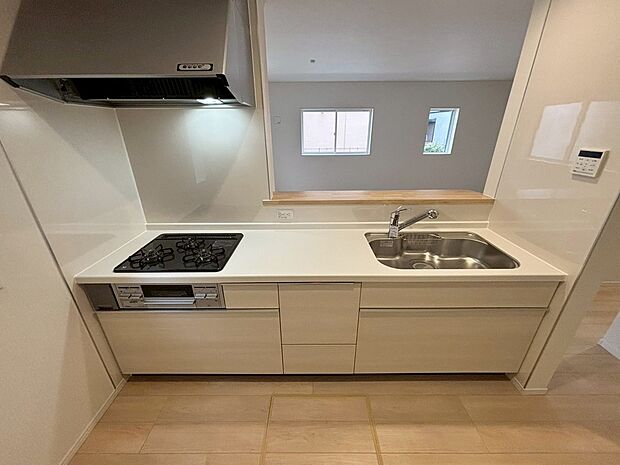 【キッチン】１号棟
使いやすい対面式キッチンとなっております♪