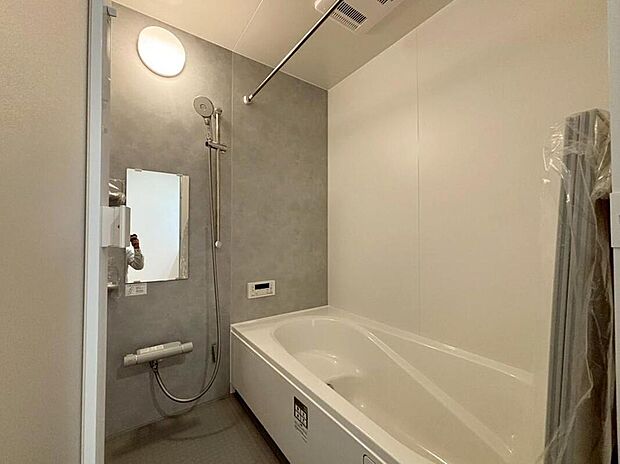 【浴室】１坪以上広さを設けた浴室で、ゆったりバスタイム♪
お子様と一緒に入るにも充分な広さです。一日の疲れを癒せます♪