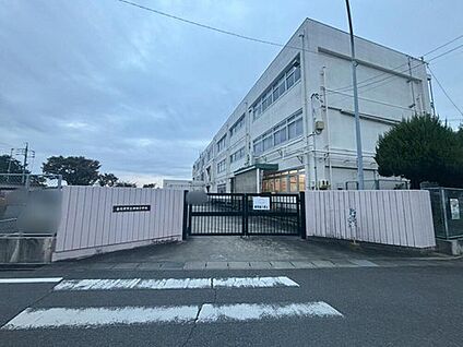春日井市立神領小学校 950m(徒歩12分)