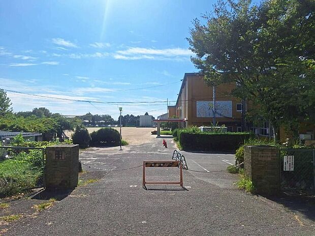 瀬戸市立長根小学校（約120m）