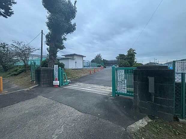春日井市立東部中学校(約600m)