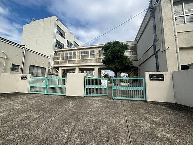 名古屋市立白沢小学校(約560m)