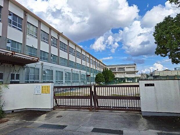 名古屋市立楠中学校(約1,630m)