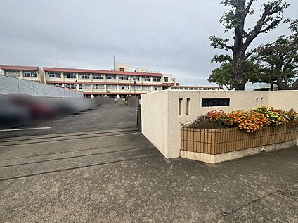 小牧市立味岡小学校 468ｍ(徒歩6分)
