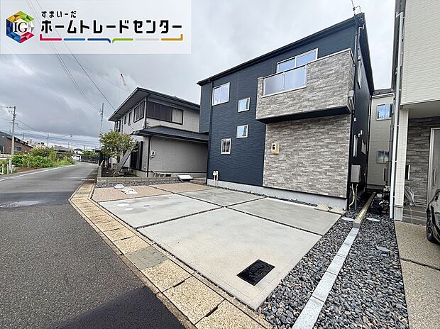【駐車場】3号棟 並列3台駐車可能なスペースを確保しました☆
来客時やセカンドカー用にされてもいいですね♪
交通量が少なく、ゆとりをもって駐車できます。
駐車が必要ないスペースは他の用途多数!