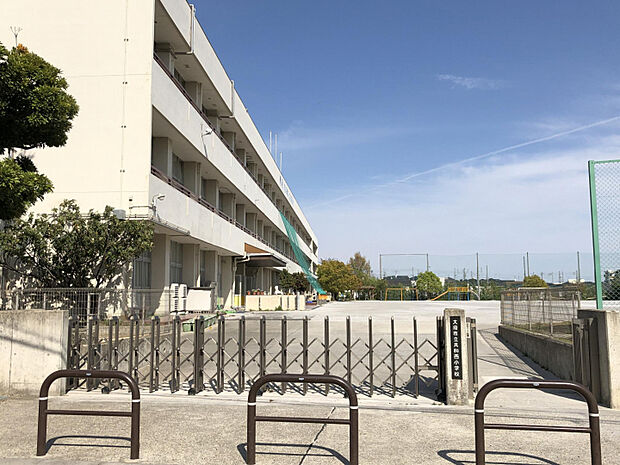 共和西小学校　