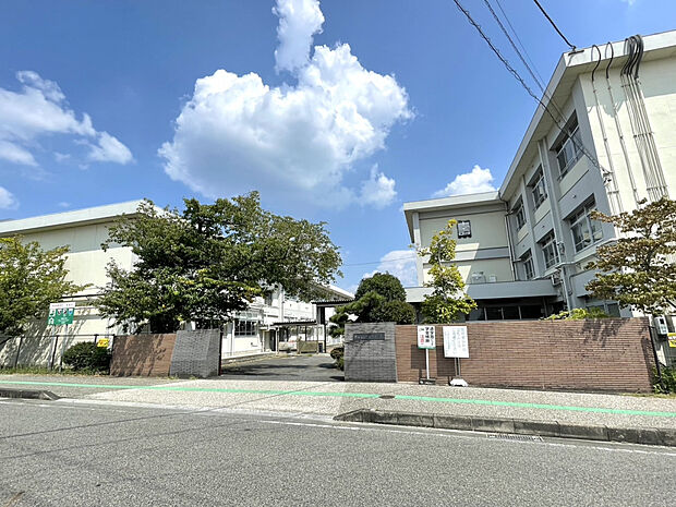 寿恵野小学校（約1,200m）