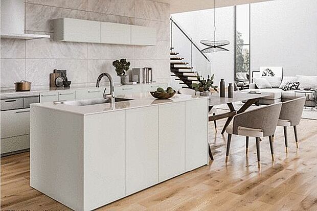 【システムキッチン標準仕様】食器洗い乾燥機と浄水器一体型水栓付システムキッチン。お手入れが簡単な素材を使用した魅力的なワークトップ。収納はオールスライドで奥のスペースまで有効に活用できます。