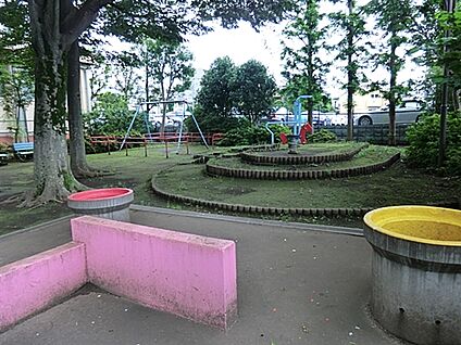 善福寺一丁目公園 752m