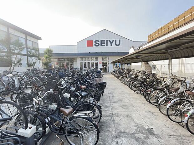 西友中浦和店(約409m)