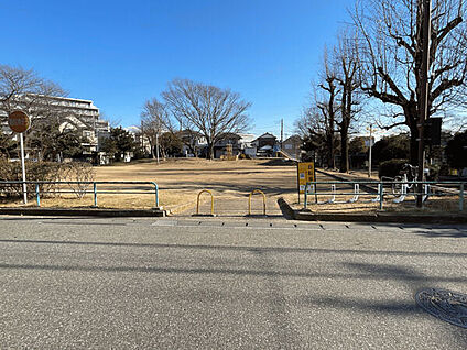 検見川公園 370m