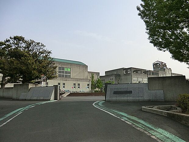 川口市立木曽呂小学校(約637m)