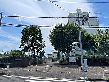 横浜市立洋光台第三小学校 535m