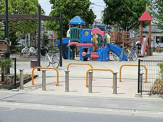 飯塚3丁目公園(約384m)