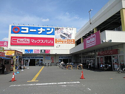 マックスバリュ港十番 987m
