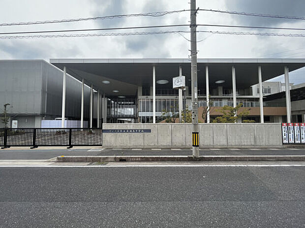 さいたま市立美園南中学校(約726m)