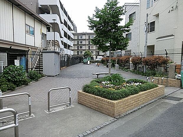 本牧町二丁目公園（約399m）