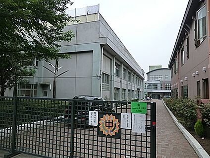 杉並区立高井戸中学校 751m
