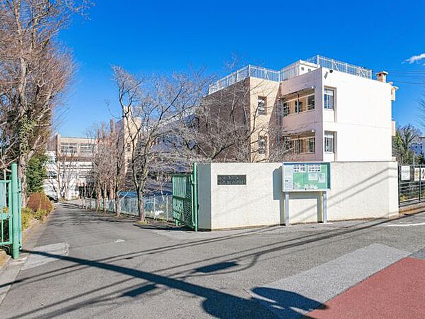 川口市立小谷場中学校（約735m）