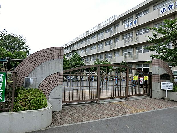 さいたま市立新開小学校(約1,410m)