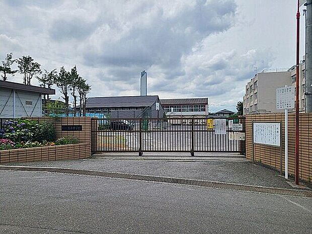 横浜市立新井中学校（約1,522m）