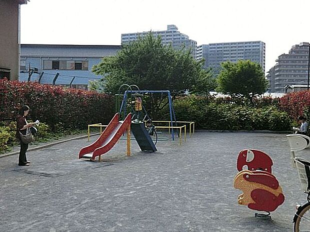旭町かりん児童遊園(約887m)