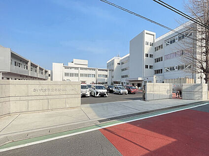 さいたま市立与野本町小学校 527m