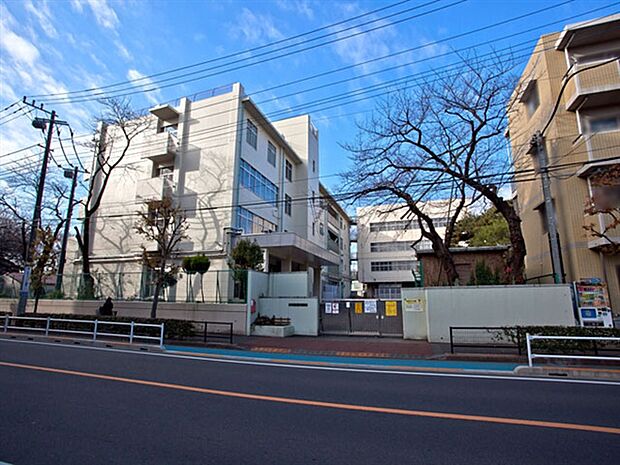 武蔵野市立境南小学校（約630m）