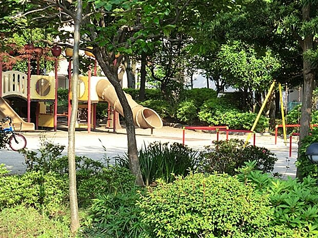 篠崎六丁目公園(約779m)