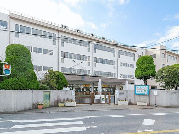 戸田市立戸田中学校（約416m）