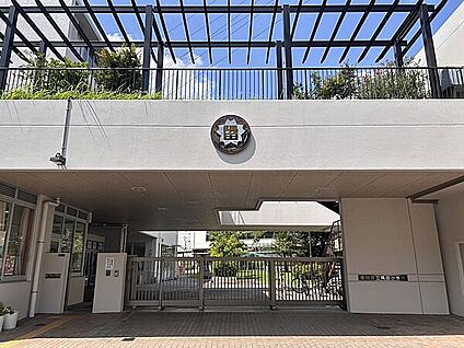 墨田区立隅田小学校 366m