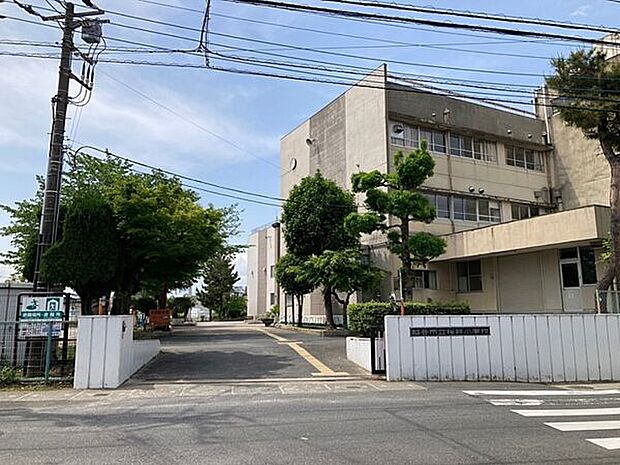 越谷市立桜井小学校(約935m)