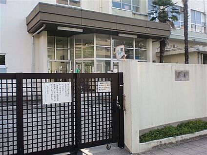 名古屋市立松原小学校 174m