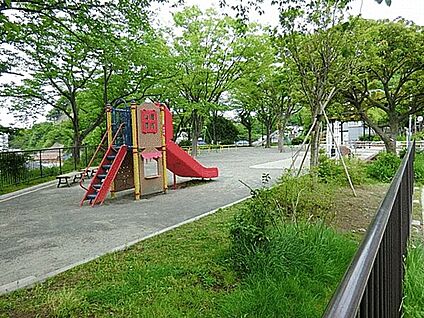 城山台公園 2064m