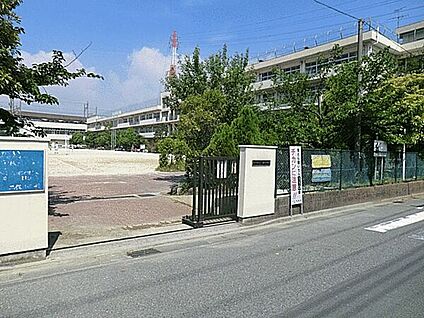 市川市立二俣小学校 677m