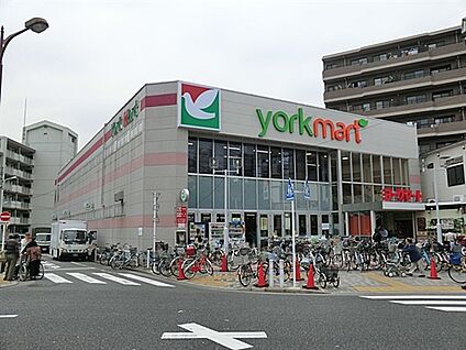 ヨークマート下板橋店 879m