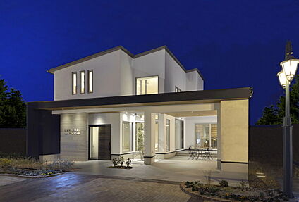 ガレージ付きのシンプルモダン