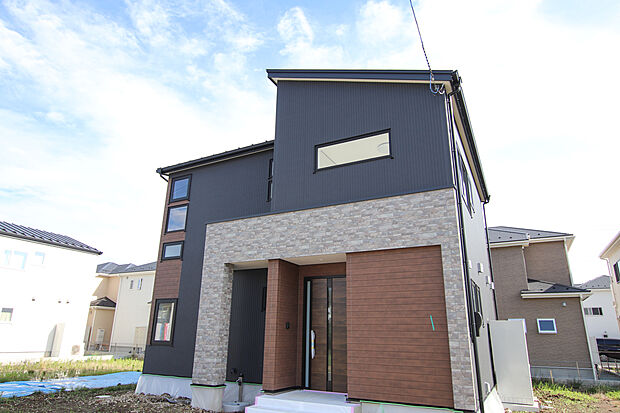 【重厚感あるスタイリッシュモダン】当社施工事例:お客様の自由に設計することが出来ます。