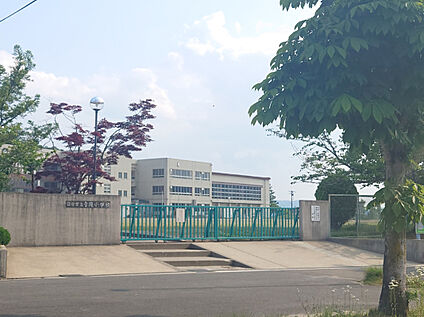 寺岡小学校 1800～1870ｍ(徒歩23～24分)