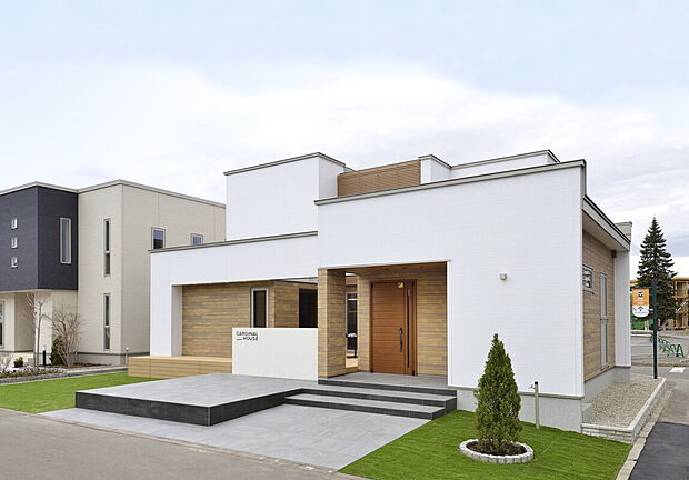 【存在感ある立体なシンプルモダン】当社施工事例：お客様の自由に設計することが出来ます。