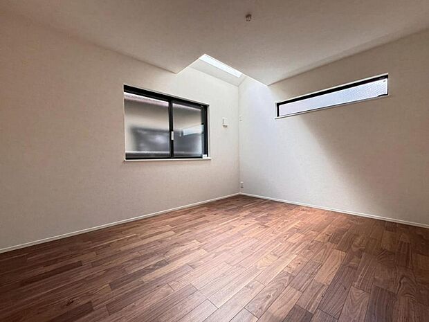 全室ゆとりある設計。お子様が大きくなっても手狭になることなくのびのびと生活頂けます。一人一人の個性溢れるお部屋創りを楽しんで頂けます。