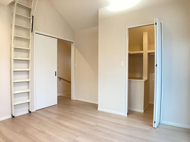 全室ゆとりある設計。お子様が大きくなっても手狭になることなくのびのびと生活頂けます。一人一人の個性溢れるお部屋創りを楽しんで頂けます。