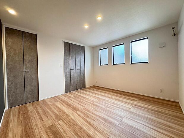 全室ゆとりある設計。お子様が大きくなっても手狭になることなくのびのびと生活頂けます。一人一人の個性溢れるお部屋創りを楽しんで頂けます。