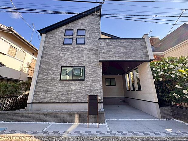 【外観】木造2階建て設計、3LDK+カースペース。暮らしを豊かにサポートする仕様設備や広々としたキッチンなど魅力が詰まったお住まいです。