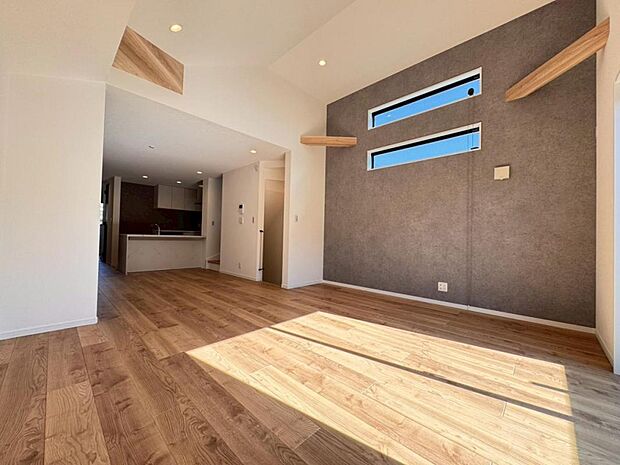 【リビング】リビングはご家族やお客様との時間など、多くの時を刻む空間。建築家が吟味を重ねたこだわりの設計です。