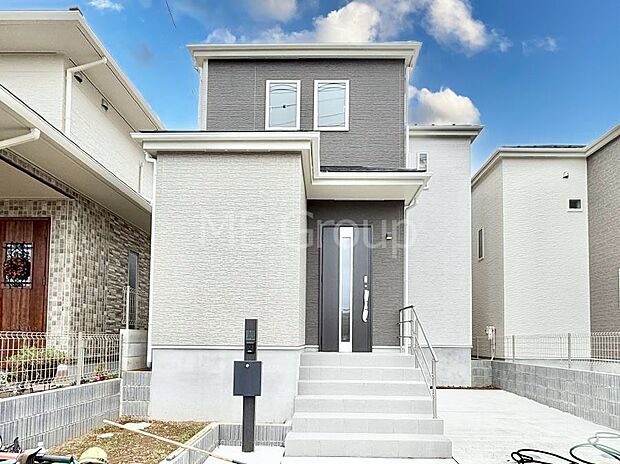 ～Exterior～　周辺には学校や買物施設もあり生活、子育てに適した環境が広がっています！「永住地」として、物件のご見学だけではなく、周辺の環境や通学できる学校についてもご相談ください！