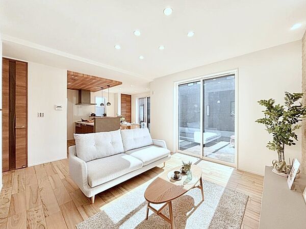 ◆1号棟◆～Living～　ここにはみんなが集い、食事と楽しい会話が始まる。話に夢中になりすぎて、ついつい時を忘れ夜半過ぎになってしまう。そんな束の間の幸せを感じさせてくれる場所でありたい。