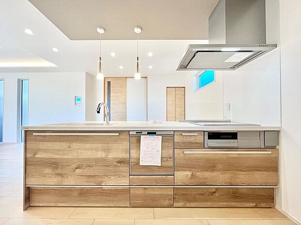 毎日使うキッチンだから、使いやすさ＆お手入れのしやすさにこだわりました。